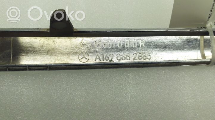 Mercedes-Benz A W169 Etusäleikkö A1698882885