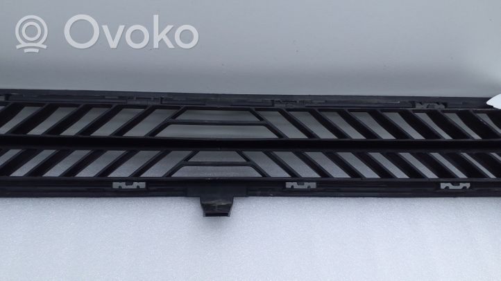 Citroen C4 III e-C4 Grille inférieure de pare-chocs avant 9834691980