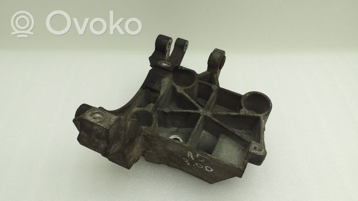 Audi A5 8T 8F Support de pompe de direction assistée 059145169AC