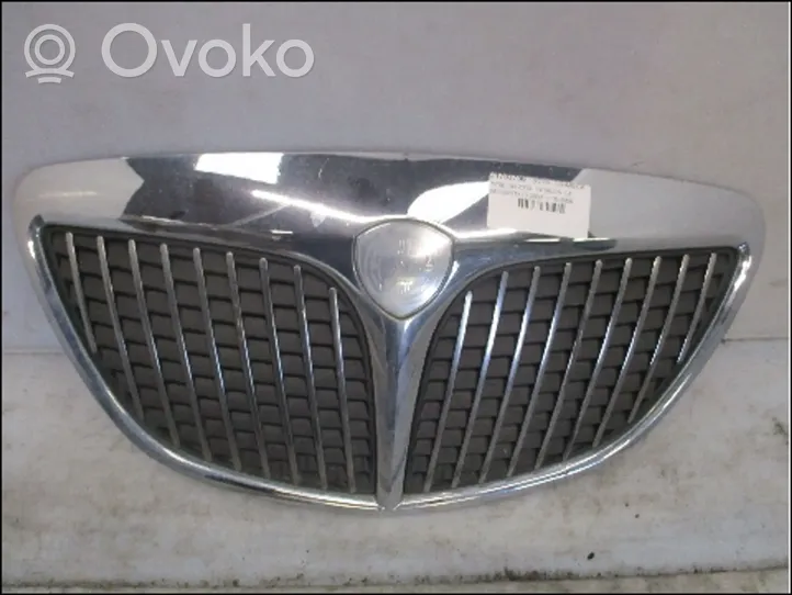 Lancia Ypsilon Etusäleikkö 735384149