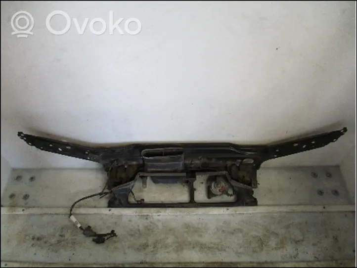 Volvo XC70 Support de radiateur sur cadre face avant 30655380