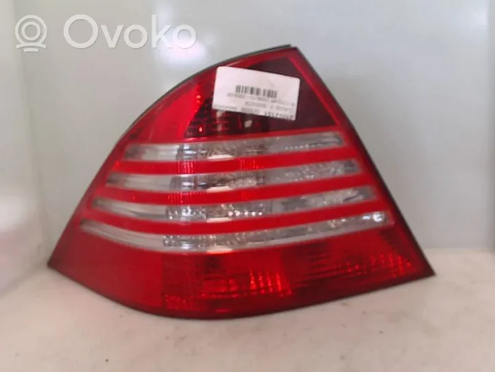 Mercedes-Benz S W220 Galinis žibintas kėbule 2208200164