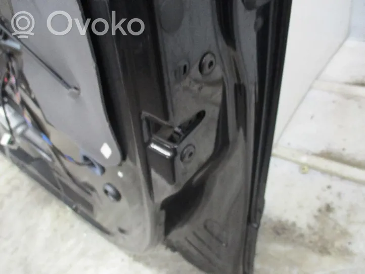 Skoda Fabia Mk2 (5J) Drzwi przednie 5J6831056
