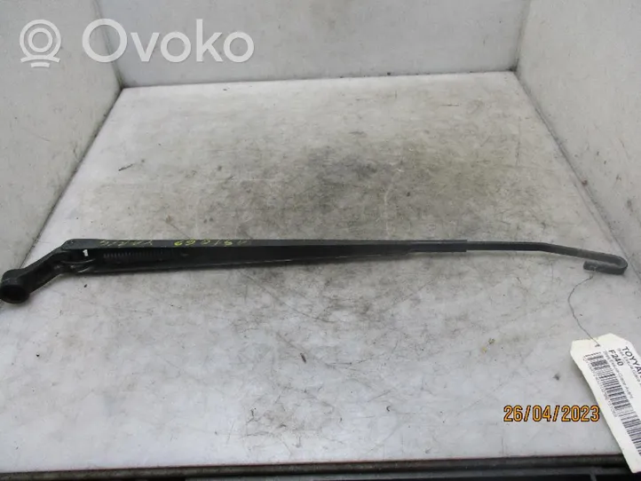 Toyota Yaris Galinio stiklo valytuvo kojelė 852410D011