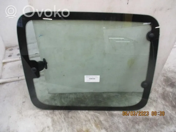 Renault Kangoo I Rear door window glass 8200337837