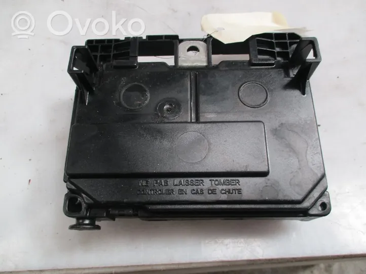 Peugeot 407 Module de fusibles 9661682580