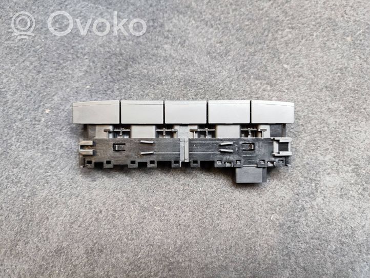 Skoda Octavia Mk3 (5E) Interrupteur de verrouillage centralisé 5E2927132M