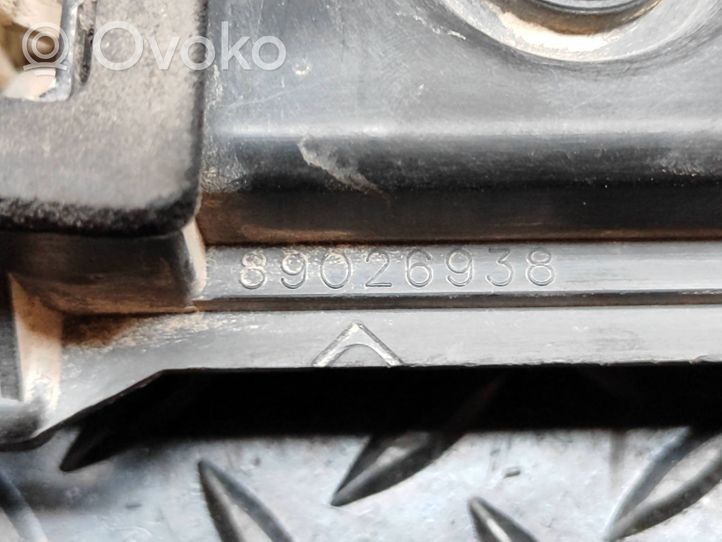 Peugeot 307 Takavalon polttimon suojan pidike 89026938