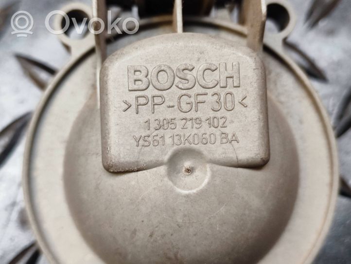 Ford Fiesta Osłona żarówki lampy przedniej 1305219102