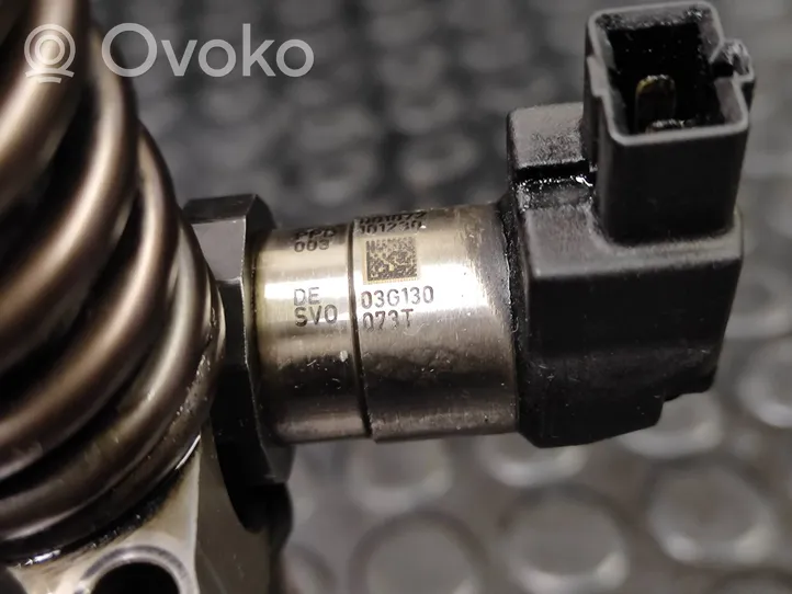 Volkswagen PASSAT B6 Injecteur de carburant 03G130073t