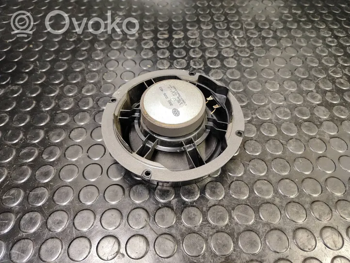 Volkswagen PASSAT B8 Takaoven kaiutin 3G0035453