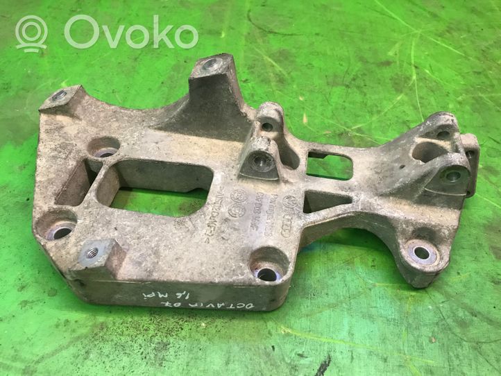 Volkswagen Touran I Generator/alternator bracket 06F903143F