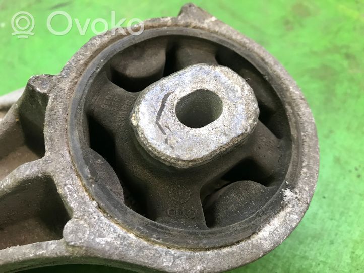 Audi A4 S4 B7 8E 8H Galinio reduktoriaus pagalvė 8E0599125