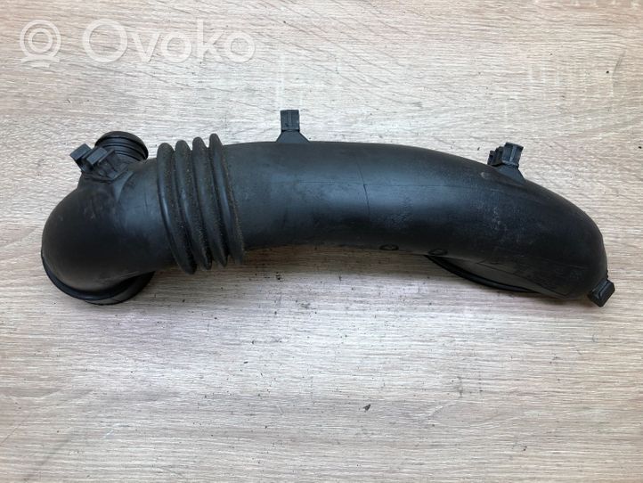 Land Rover Freelander Tube d'admission de tuyau de refroidisseur intermédiaire 13717785066