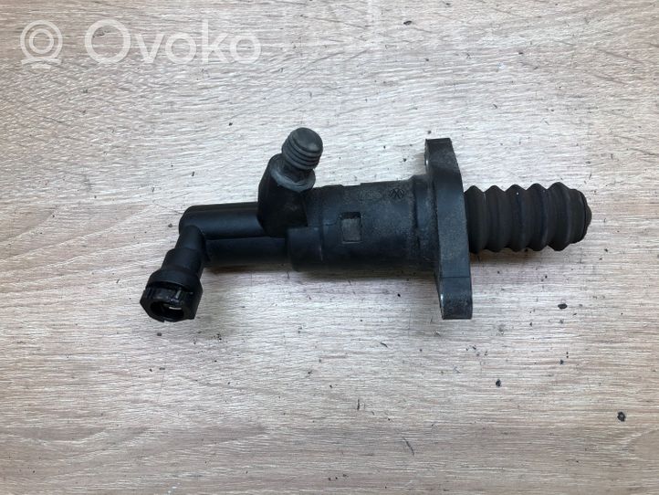 Volkswagen PASSAT B7 Clutch slave cylinder 1K0721261Q