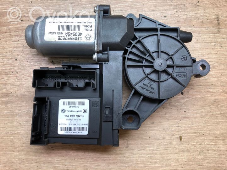 Volkswagen Touran I Moteur de lève-vitre de porte avant 1K0959792G