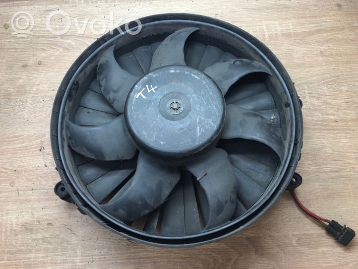 Volkswagen Transporter - Caravelle T4 Ventilatore di raffreddamento elettrico del radiatore 701121165A