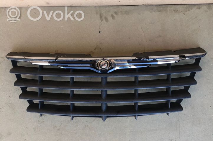 Chrysler Voyager Maskownica / Grill / Atrapa górna chłodnicy 04857960AA