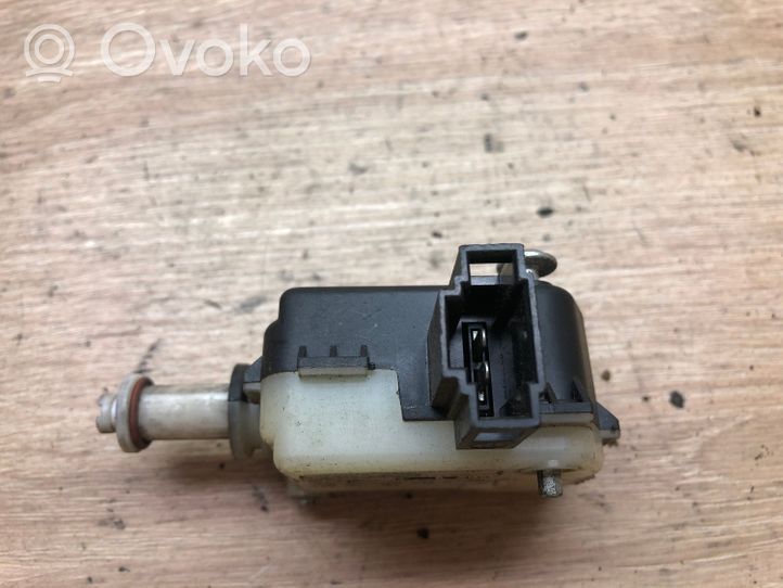 Volkswagen Golf V Serratura del tappo del serbatoio del carburante 1K5959762