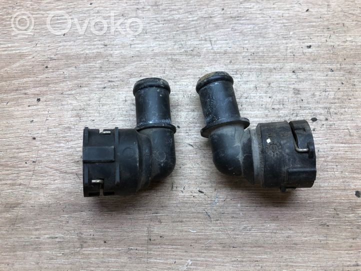 Volkswagen PASSAT B7 Durite de refroidissement tube 1K0122291J