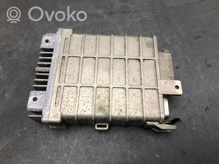 Volkswagen Golf II Sterownik / Moduł ECU 0285007040