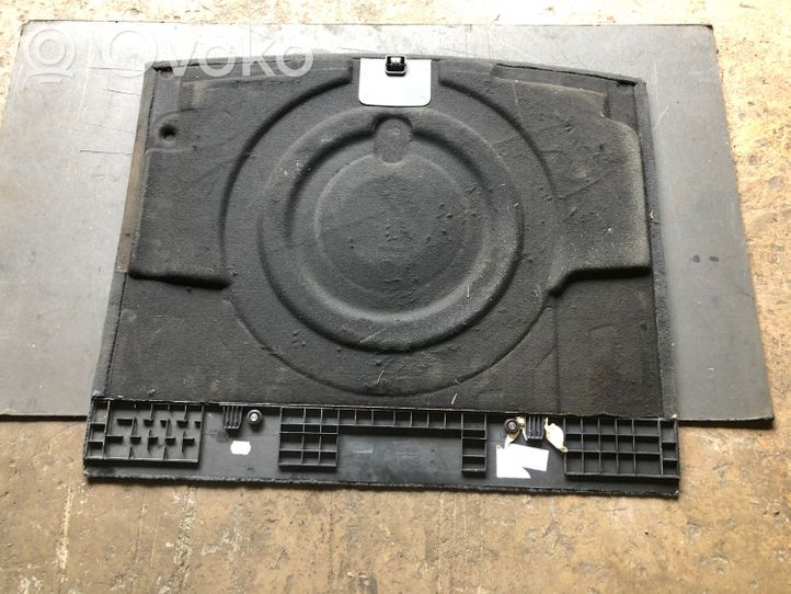 Volkswagen Touareg I Doublure de coffre arrière, tapis de sol 7L6863546K