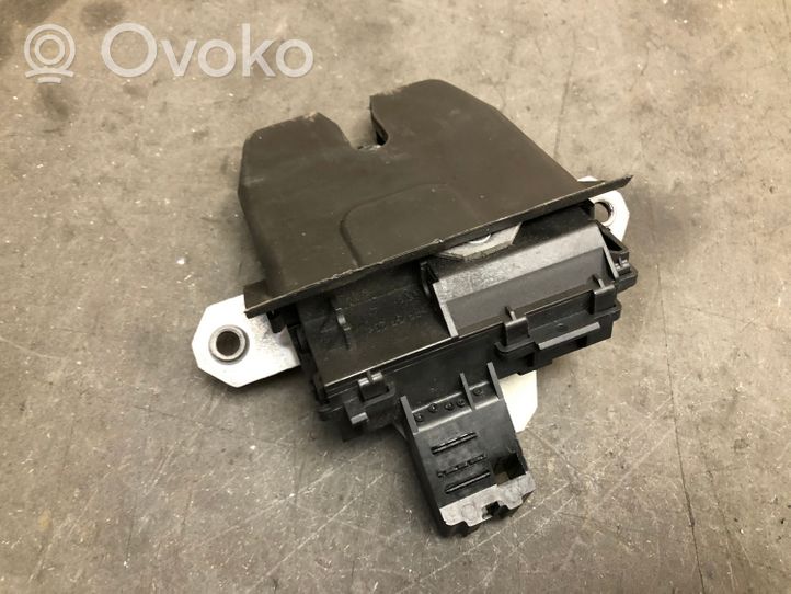 Ford Focus Zamek klapy tylnej / bagażnika 8M51R442A66DA