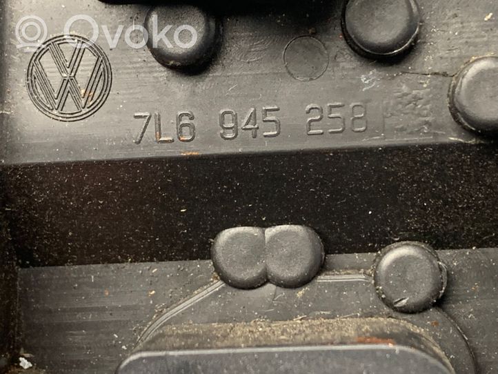 Volkswagen Touareg I Pièces détachées feux arrière 7L6945258