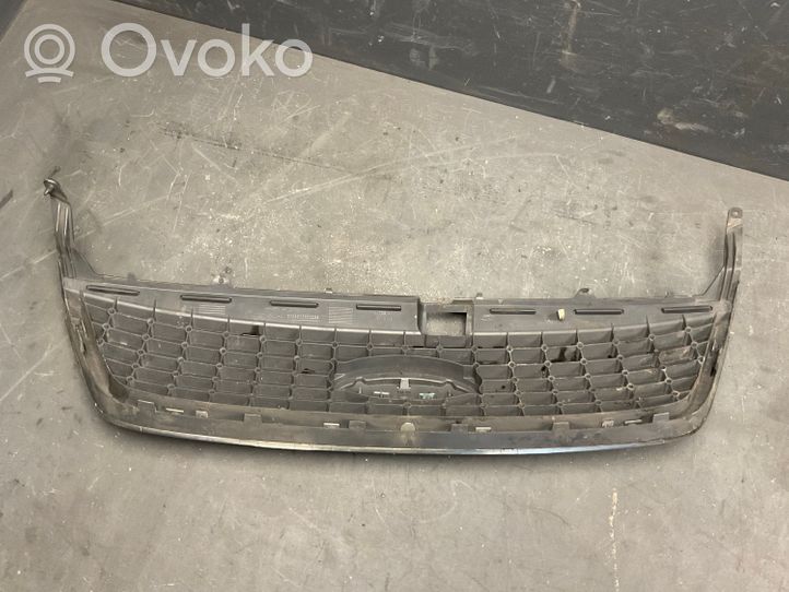 Ford Mondeo MK IV Maskownica / Grill / Atrapa górna chłodnicy 7S718200D