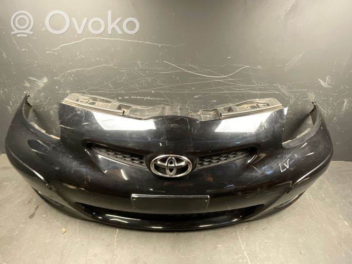 Toyota Aygo AB10 Zderzak przedni 531110H020