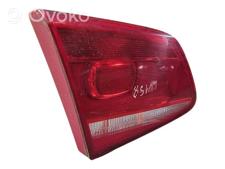 Volkswagen PASSAT B7 Luci posteriori del portellone del bagagliaio 3AE945093K