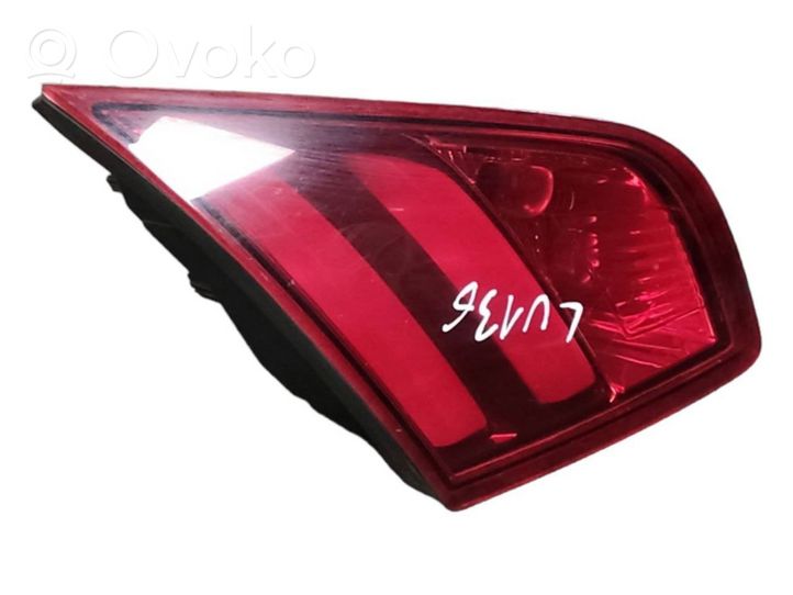 Peugeot 308 Lampy tylnej klapy bagażnika 9677818380