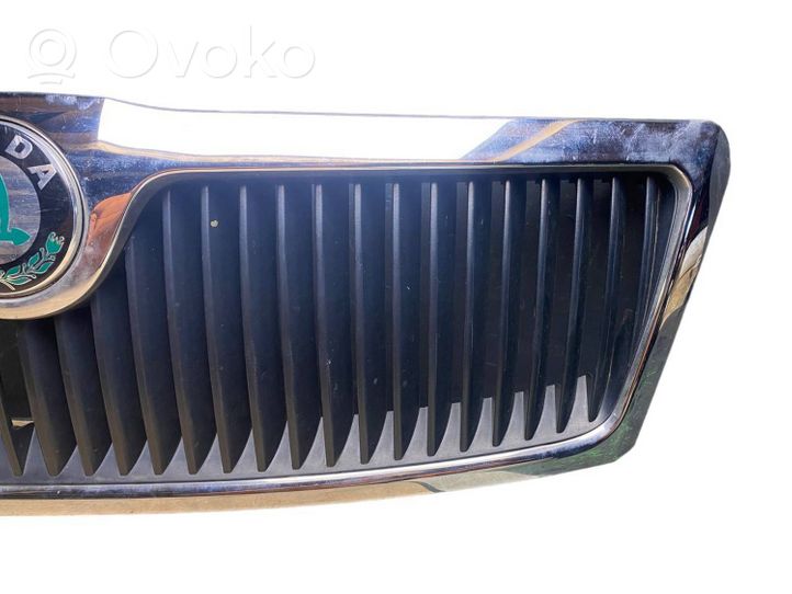 Skoda Octavia Mk2 (1Z) Maskownica / Grill / Atrapa górna chłodnicy 1Z0853668