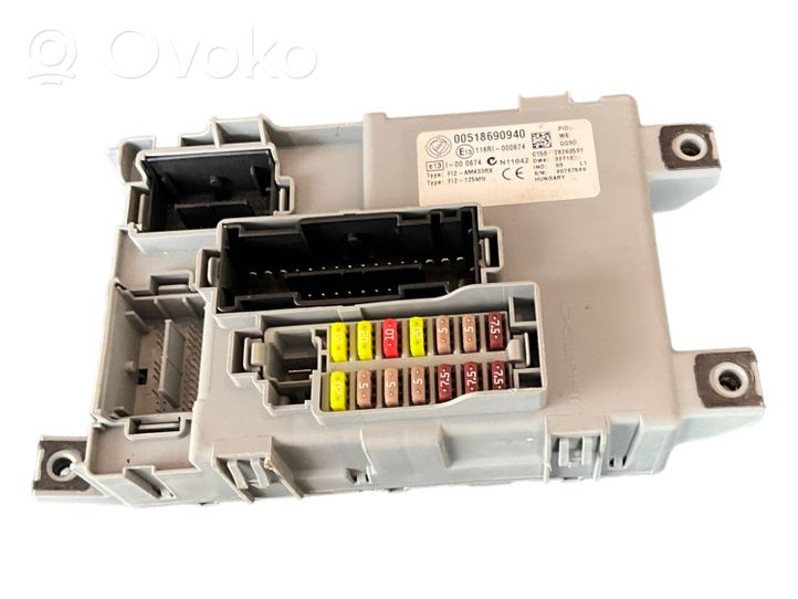 Fiat Punto (199) Module de fusibles 00518690940