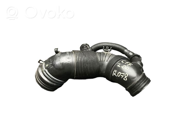 Volkswagen PASSAT B7 Coolant pipe/hose 3C0129654