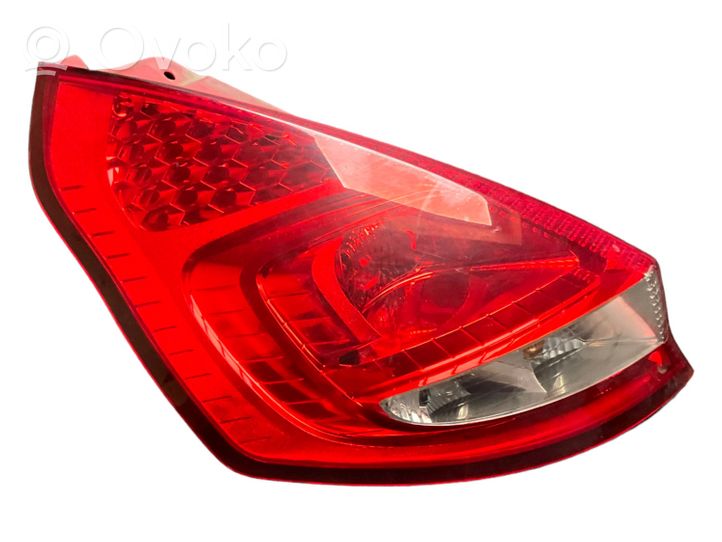 Ford Fiesta Luci posteriori del portellone del bagagliaio 8A6113405A