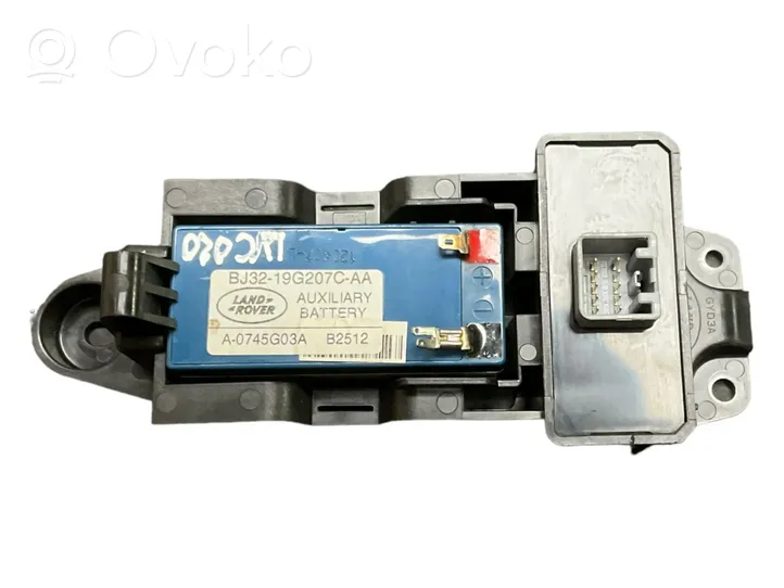 Land Rover Evoque I Chargeur batterie (en option) BJ3219G207CAA