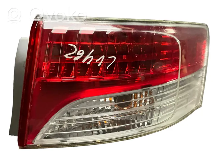 Toyota Avensis T270 Lampa tylna 08048