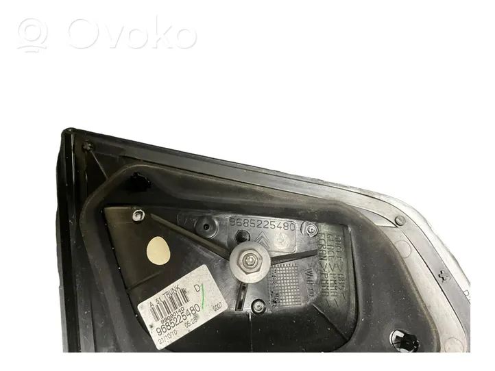 Citroen C3 Lampy tylnej klapy bagażnika 9685225480