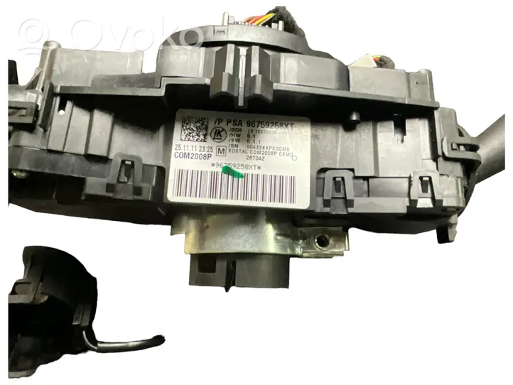 Citroen C4 II Pyyhkimen/suuntavilkun vipukytkin 96759258XT