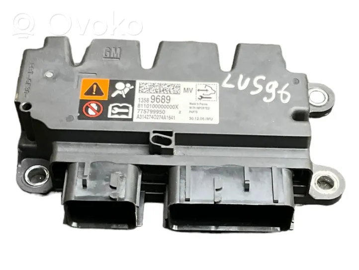 Opel Zafira C Airbag control unit/module 13589689