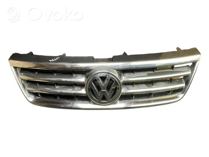 Volkswagen Touareg I Front bumper upper radiator grill 7L6853601