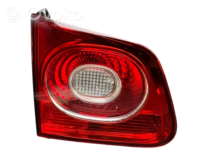 Volkswagen Tiguan Lampy tylnej klapy bagażnika 5N0945093C