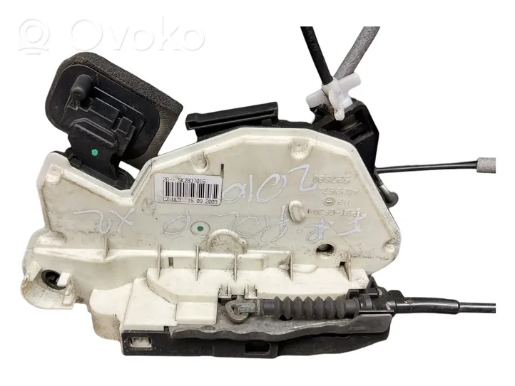 Volkswagen Polo V 6R Front door lock 5K2837016