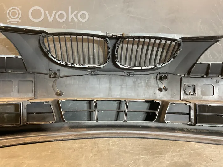 BMW 5 E60 E61 Zderzak przedni 7033694