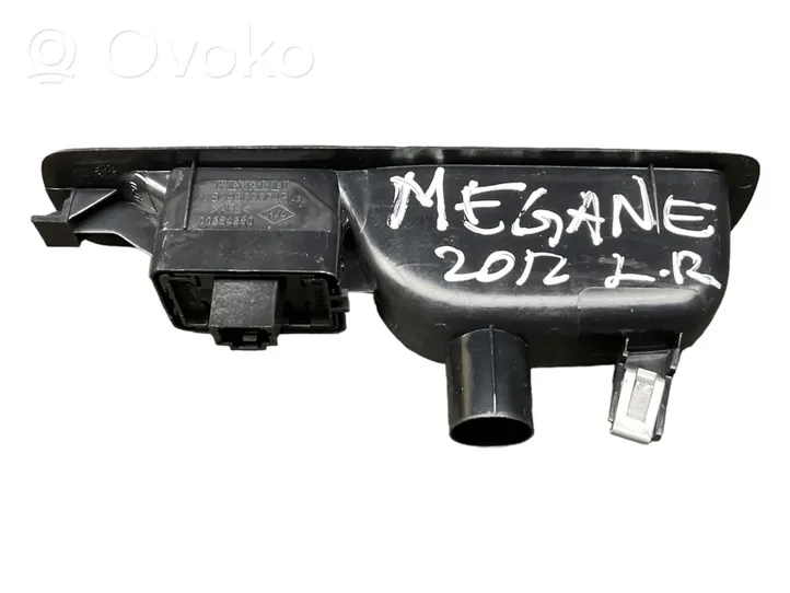 Renault Megane III Przyciski szyb 156024250A