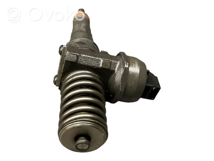 Volkswagen Golf V Injecteur de carburant 038130073BN