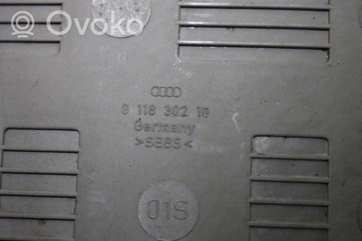 Audi A4 S4 B7 8E 8H Kita centrinė konsolės (tunelio) detalė 