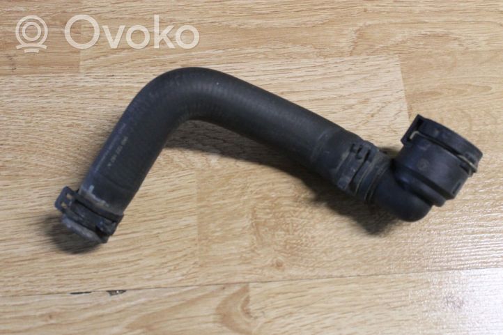 Volkswagen Golf V Tubo flessibile del liquido di raffreddamento del motore 1K0122157A