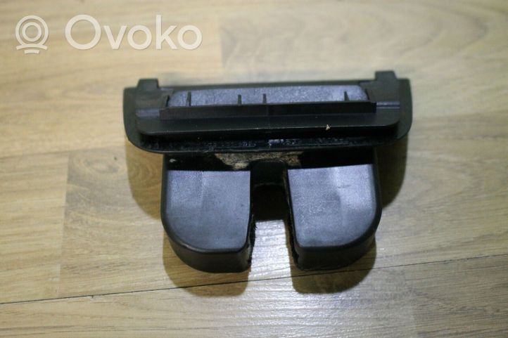 Audi A4 S4 B7 8E 8H Tailgate/boot lid lock trim 8E9827520A